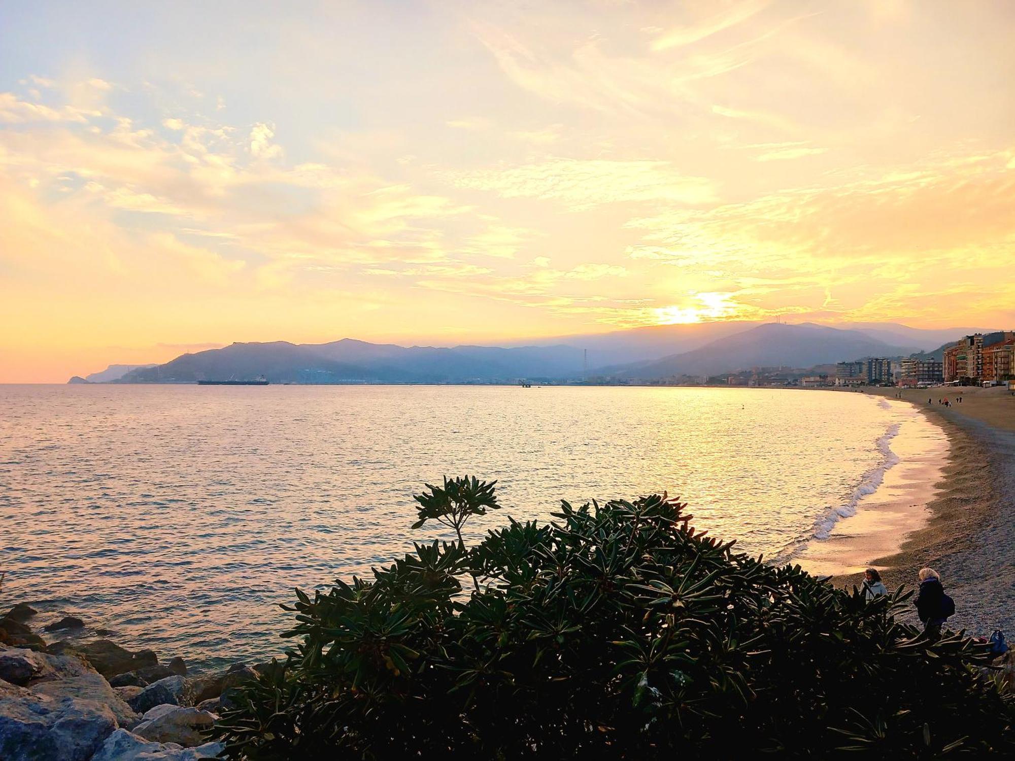 Tramonto Sul Mare - Sea Suite Savona Eksteriør billede