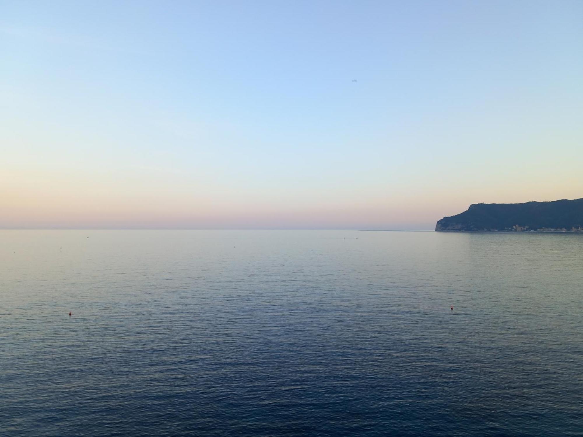 Tramonto Sul Mare - Sea Suite Savona Eksteriør billede