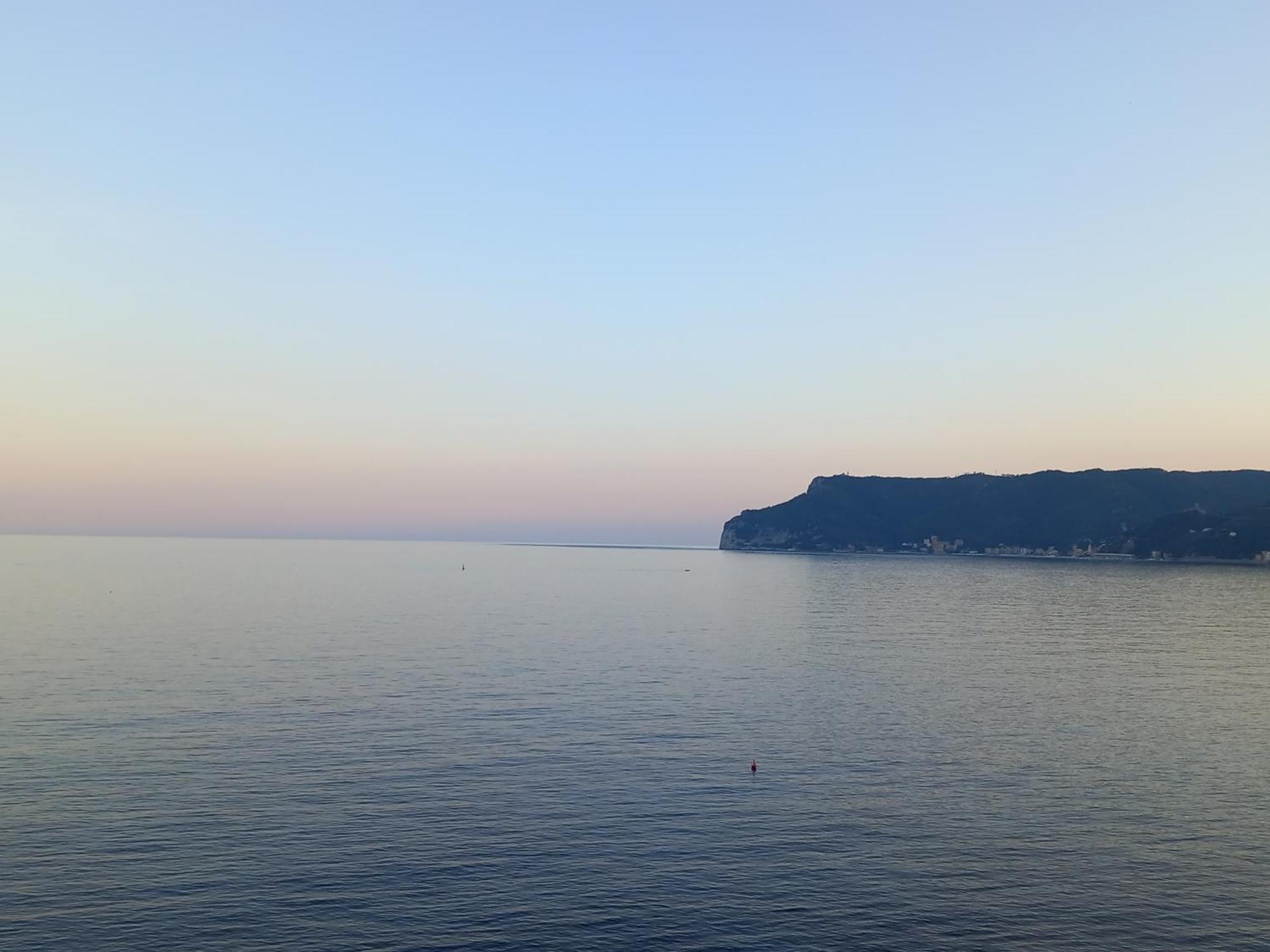 Tramonto Sul Mare - Sea Suite Savona Eksteriør billede