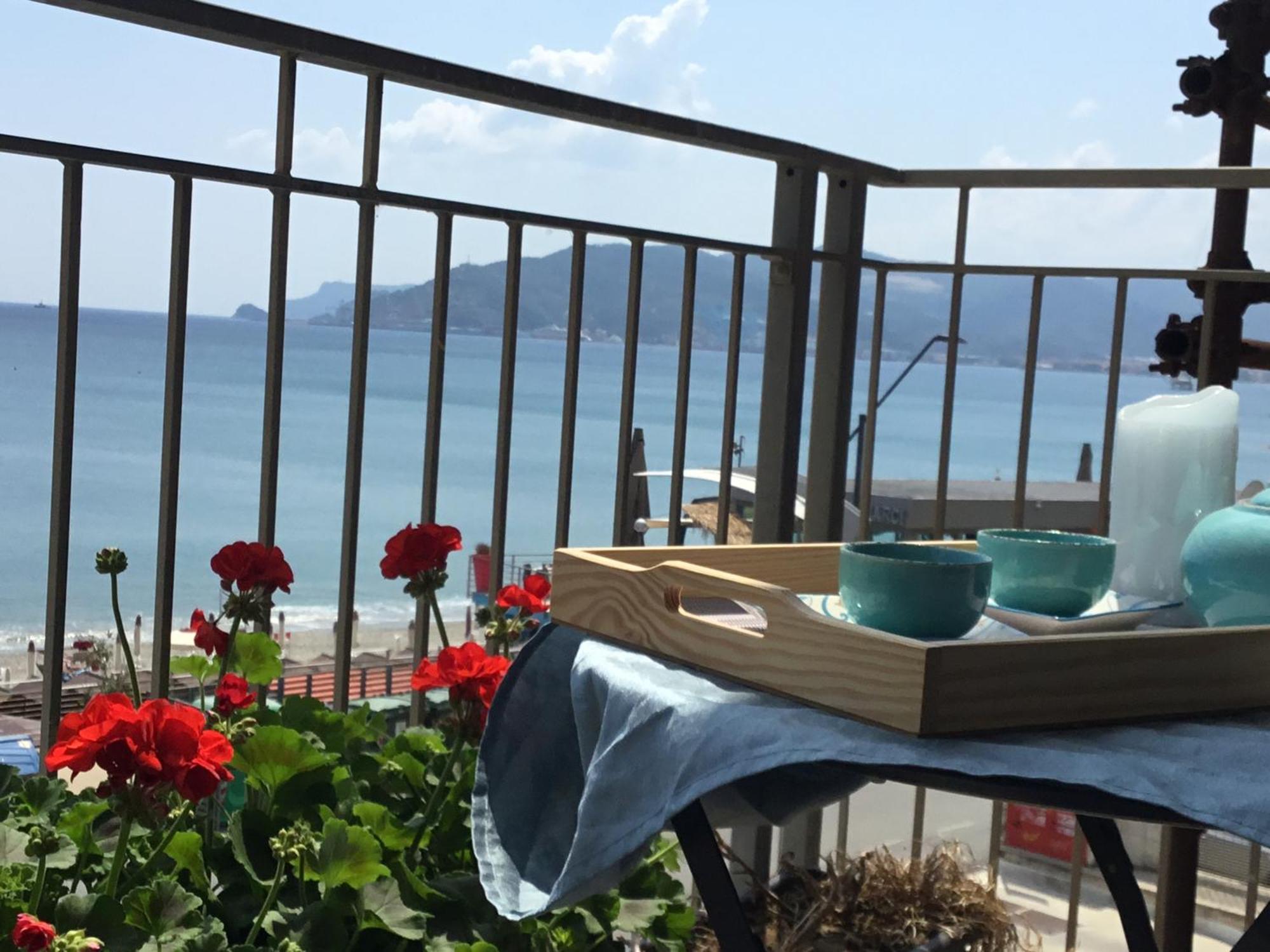 Tramonto Sul Mare - Sea Suite Savona Eksteriør billede